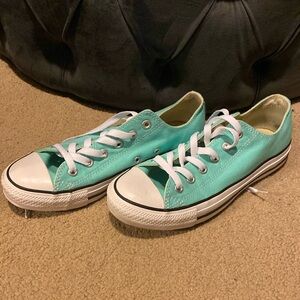 Tiffany blue converse size 8
